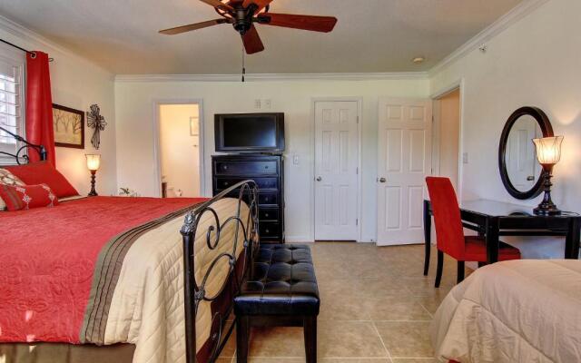 Guadalupe River Nut House WW i203