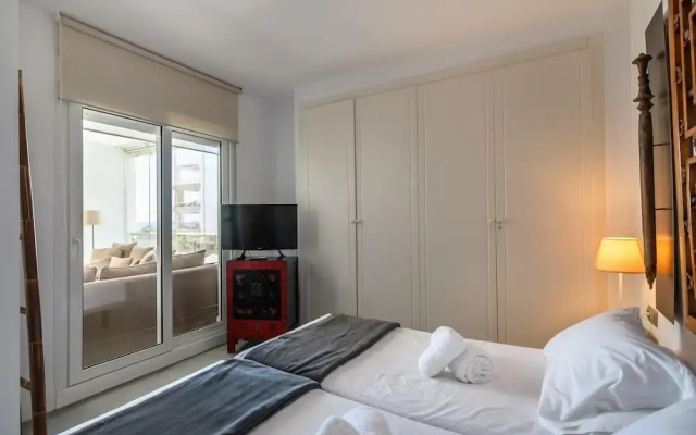 Serene Apartment by the Beach