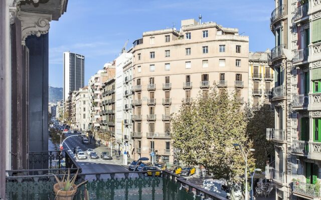 1402 - Elegant City Centre Apartment