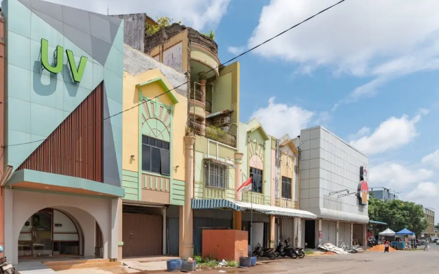 Urbanview Hotel R House Batuaji
