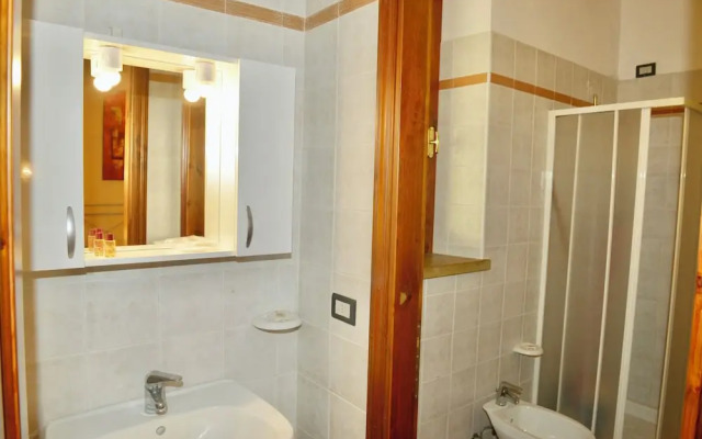 Resort with pool in Riparbella