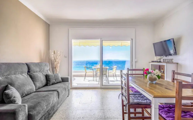 Pretty Apartment With Balcony