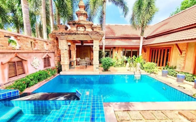 Balinese Pool Villa in Rawai