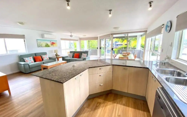 Sailfish Cove & RIVA Apartments