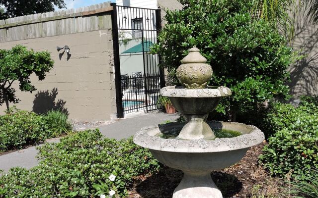 New Orleans Courtyard Hotel and Suites by the French Quarter