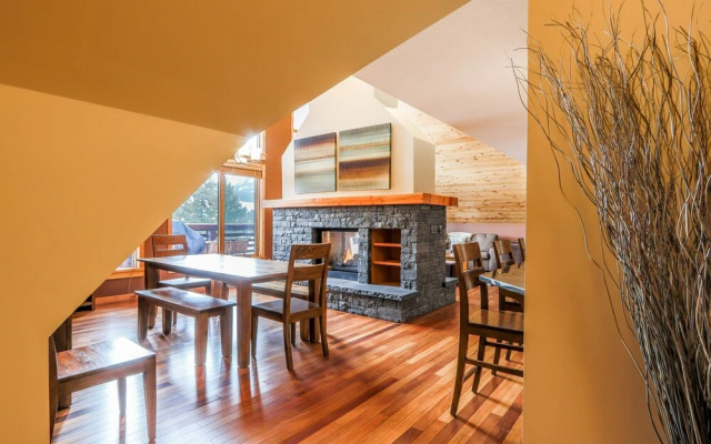 Rundle Cliffs Lodge by Spring Creek Vacation