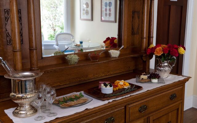 Channel Road Inn, A Four Sisters Inn