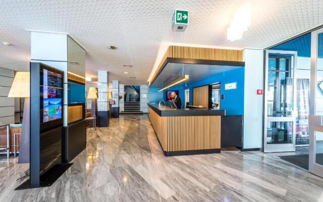 Hotel Mona