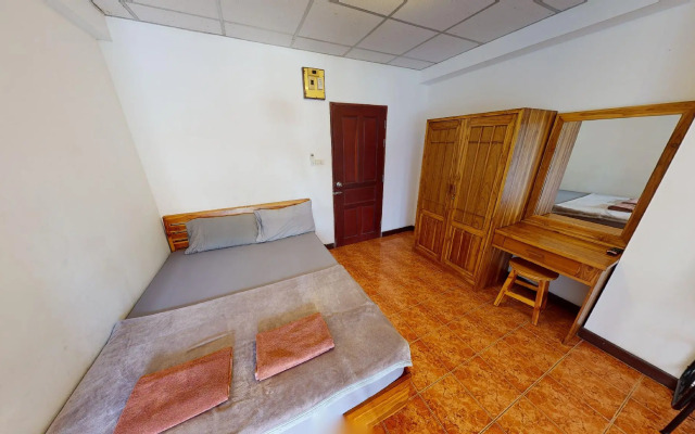 Soi 5 Apartment
