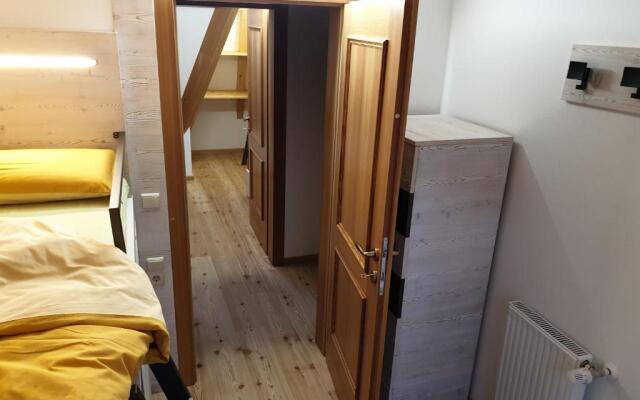 Ampio appartamento su 2 livelli con garage coperto