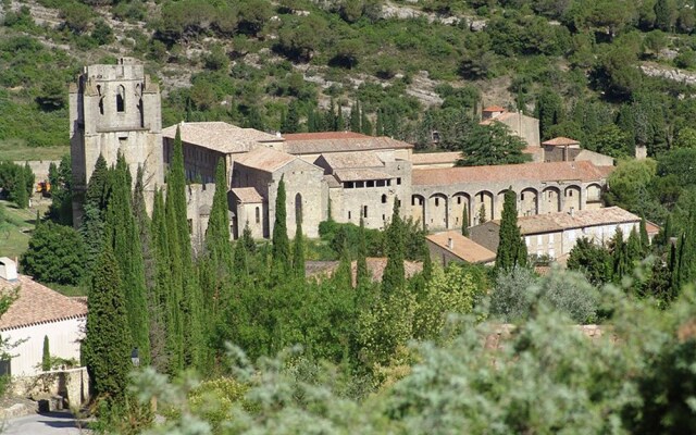 Charming Villa in Lagrasse With Private Swimming Pool
