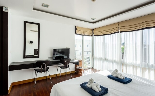 The Palms Kamala by Lofty