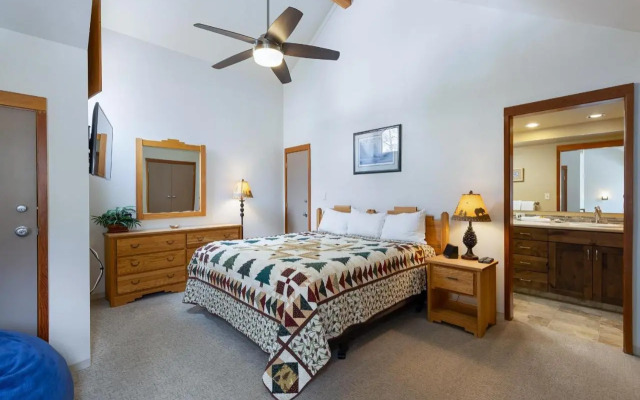 1610 Quicksilver Condo
