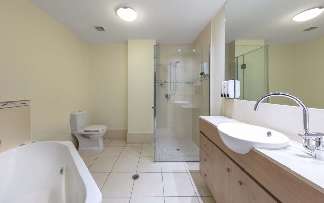 Piermonde Apartments - Cairns