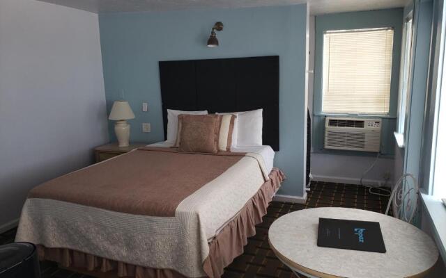 Topaz Motel