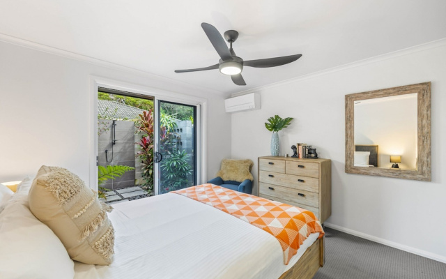 Trendy 2-bed Home With Outdoor Entertainment – Guest Rooms – Yaroomba