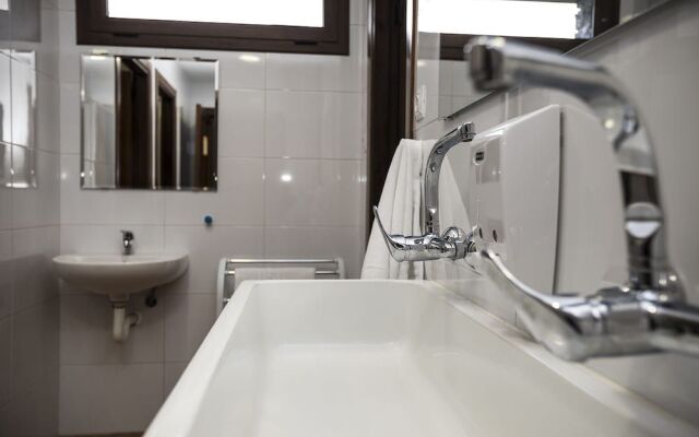 Abadia De Montenartro Hostel