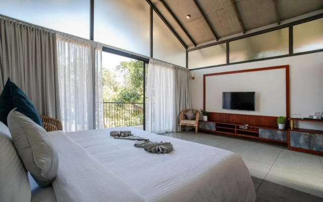 Crystal Kuruva Nature Resort & Spa