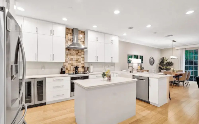 Fabulous 4BR home close to beach