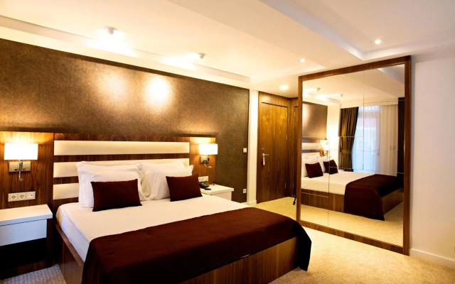 End Glory Hotel