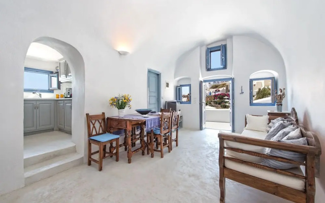 Skala Cave by Thireon