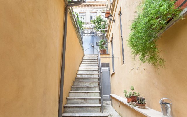 Rental In Rome Portico Ottavia Garden