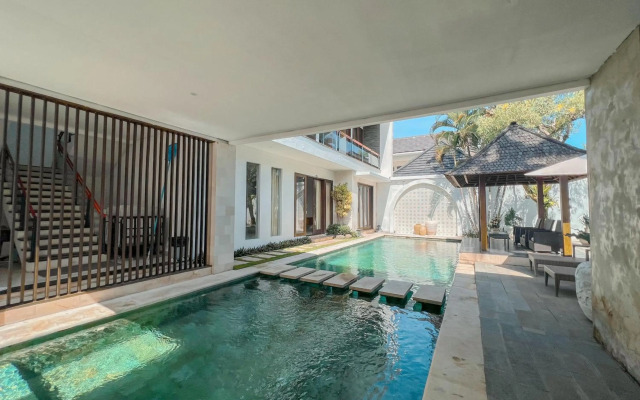 Apple Villas & Apartments