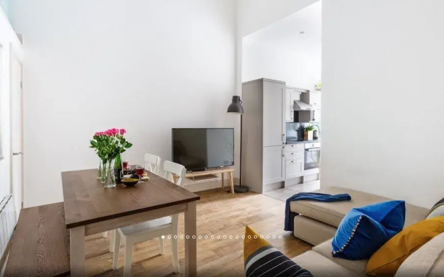 The Honeycomb Apartment