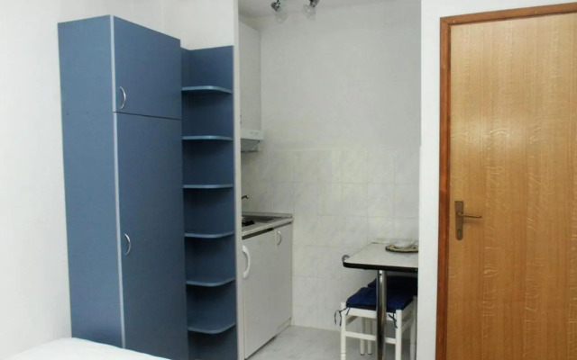 Studio Komiza 2429e