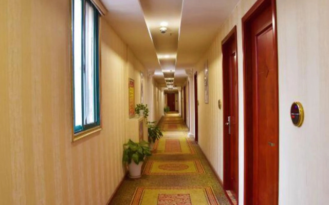 Shanghai OYO Zhixiang Hotels