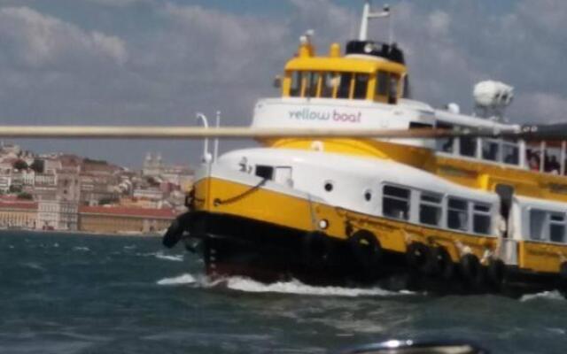 Casa do Rio - Riverside House