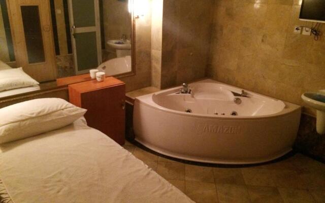 A25 Luxury Hotel