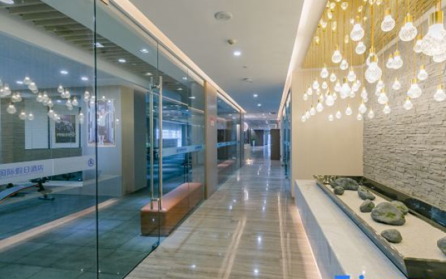 Hualong International Holiday Hotel