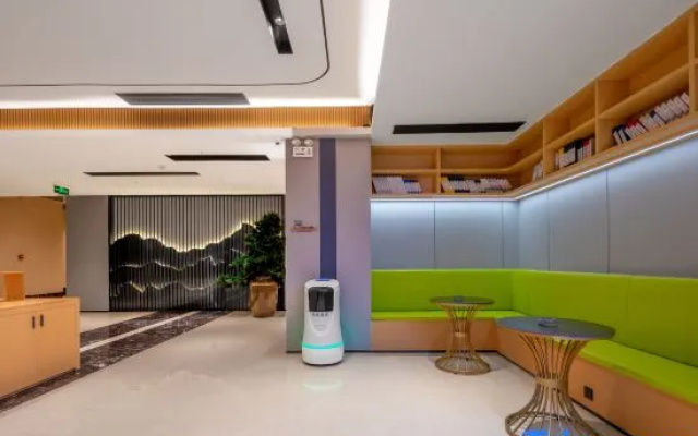 Kaimeix Hotel (Baojing Station Branch)