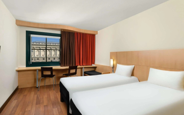ibis Budapest Heroes Square