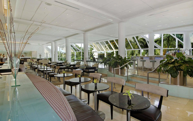 Pier Sixty-Six & Marina