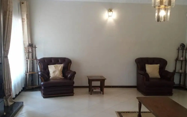 Guesthouse With Green Garden and Pool - 2102