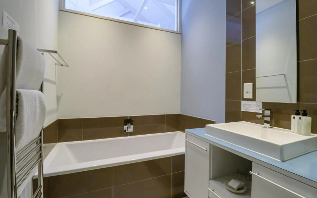 Whale Coast All-Suite-Hotel