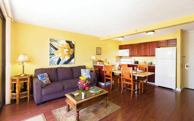 Waikiki Sunset Close to Beach with Parking