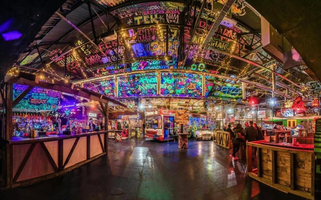 Modern 1 Bedroom Apartment With Parking