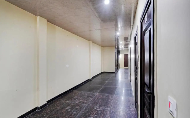 OYO Flagship 80461 R K Residency