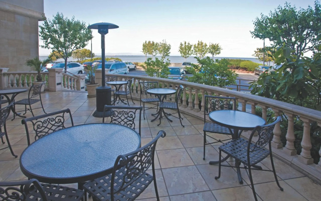 Bay Landing Hotel