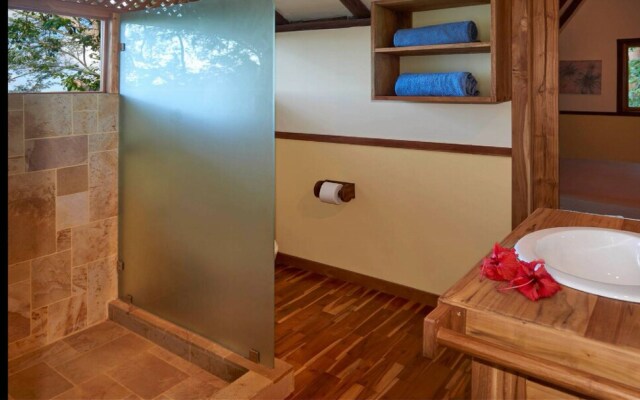 Jungle House- Natural Ocean View Cabin