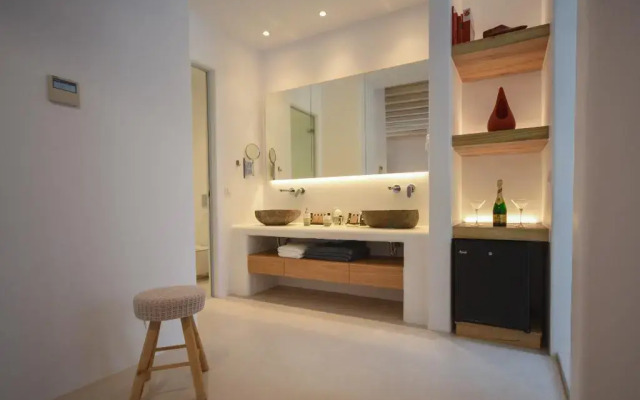 Myconian Crown Suites