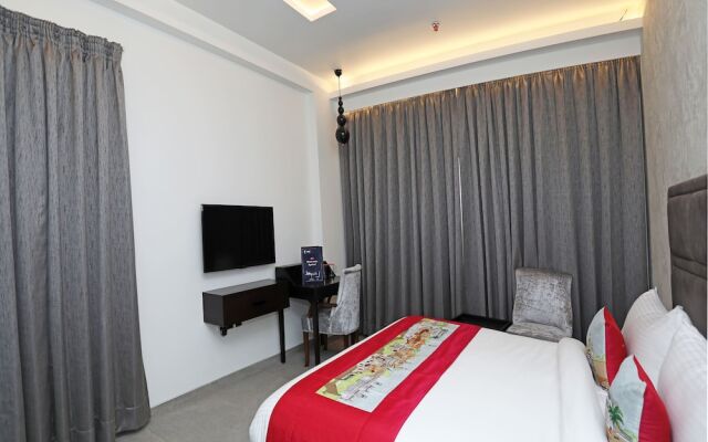 OYO 11071 Hotel Tisya