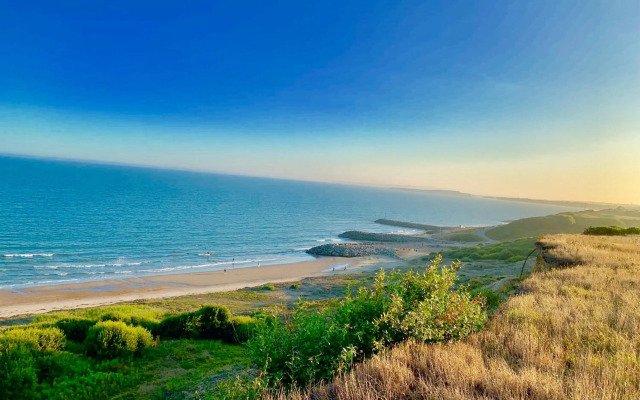 Forest & beach access Naish park