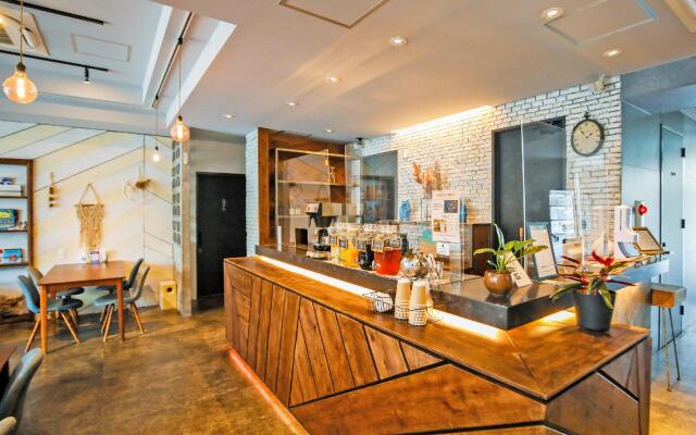 Hotel 385