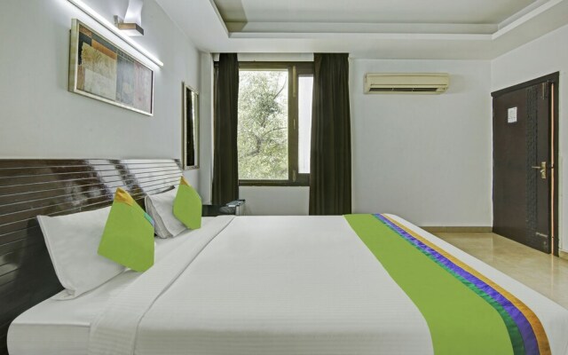 Blue Moon Residency Hotel & Restaurant