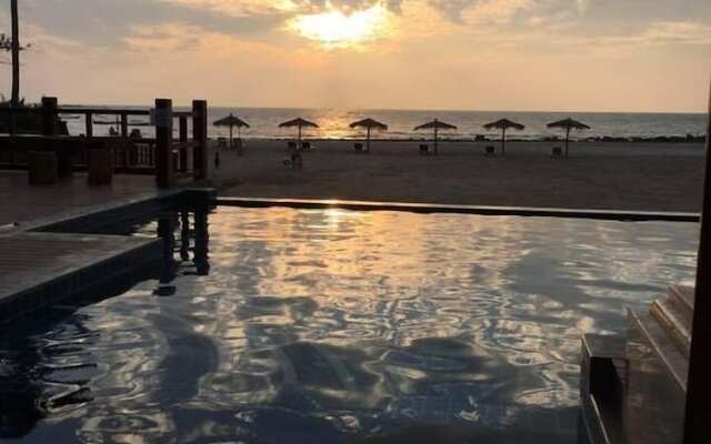 Ngapali Win Hotel