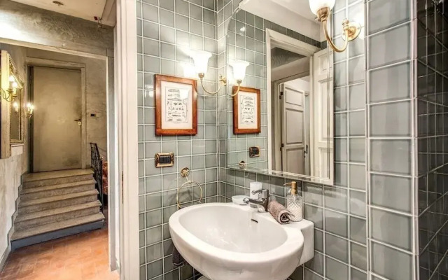 Wonderful Apartment With Balcony In Piazza Margana